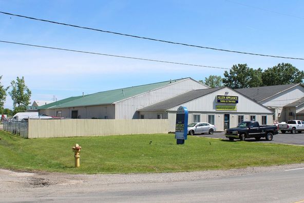 2447 E Judd Rd, Burton, MI 48529